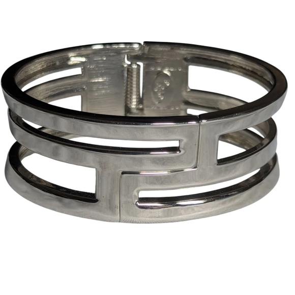 AC25 - Stunning Lia Sophia Silver Toned Geometric Wide Cuff Bangle Cuff Bracelet - Picture 1 of 5